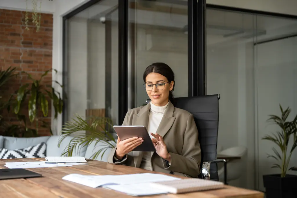 Zabezpieczanie komunikacji w polskim biznesie: jak wybrać właściwą platformę?
