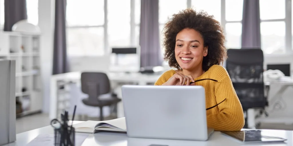 Praca online: Jaki wpływ ma technologia na nasze życie zawodowe?