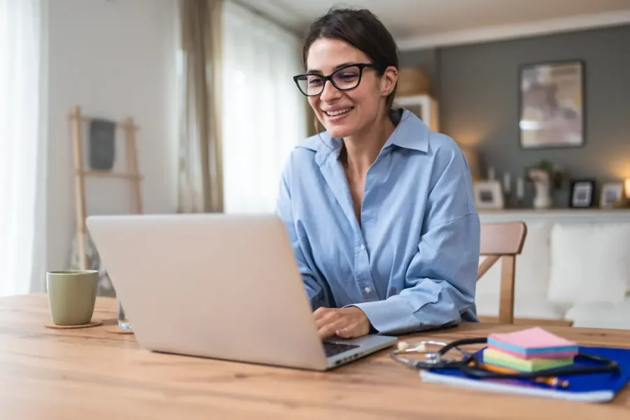 Współpraca zdalna: napęd polskich hybrydowych miejsc pracy