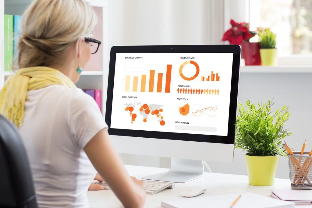 Bitrix24 czy wfirma.pl? Analiza funkcji i kosztów dla przedsiębiorców szukających alternatywy