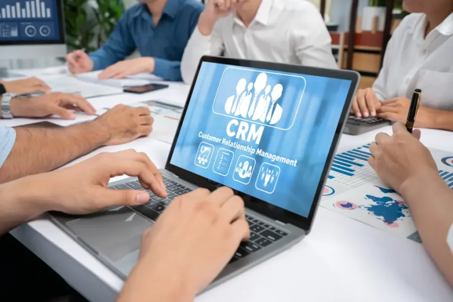 Likwidacja silosów danych: zwrot z inwestycji dzięki integracji systemów CRM i ERP