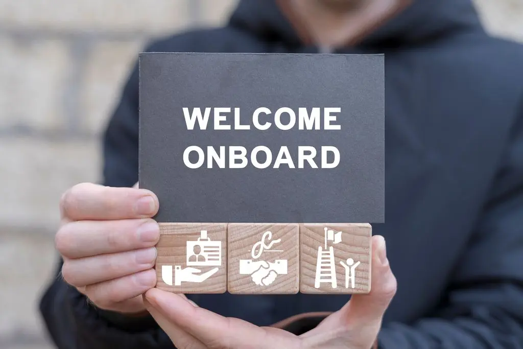 Onboarding o 40% szybszy dzięki tablicom interaktywnym