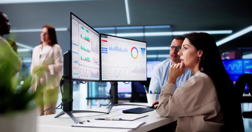 Odkryj strategie wzrostu dzięki analityce AI CRM w rozwoju firmy