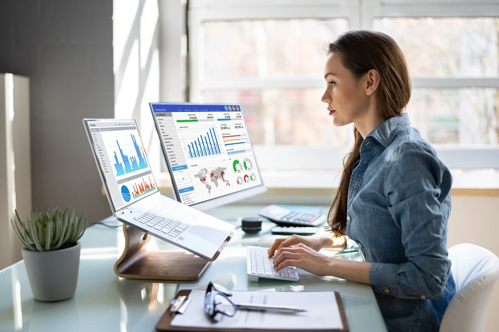 Analityka AI CRM: jak odkrywać strategie wzrostu bez zgadywania i ręcznego raportowania