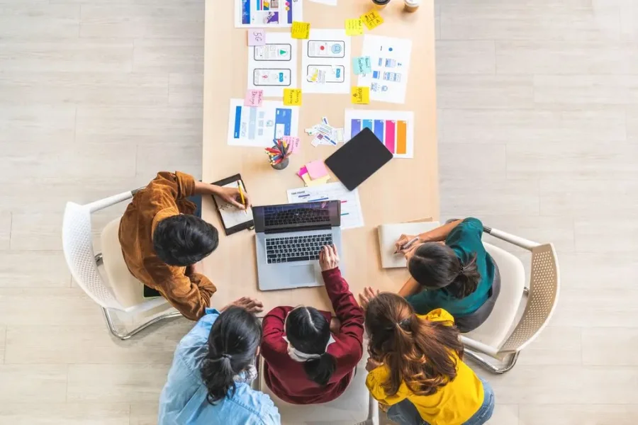 Od chaosu do OKR: stos technologiczny i plan działania, który dowozi 